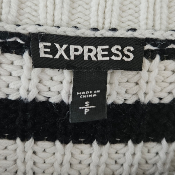Express Black & White Striped Long Sleeve Crop Sweater Sz Small - Picture 2 of 6
